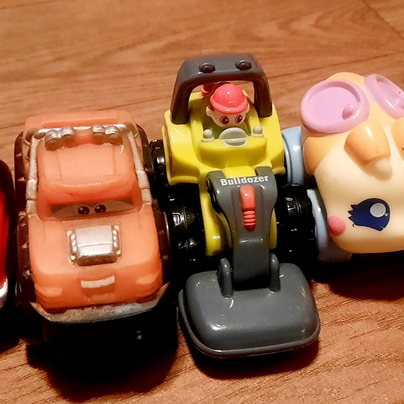 SOLD 14 Toddler Toys,Plush and Plastic - Picture 3 of 9